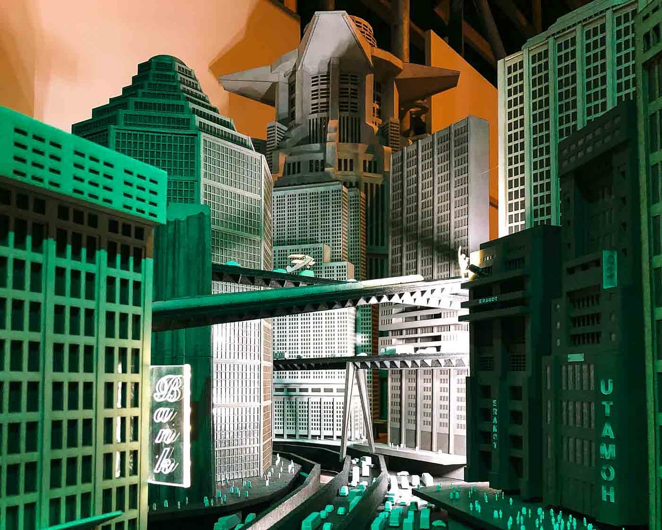 If you love movies and find yourself in Berlin, a trip to the Deutsche Kinemathek, also known as the Berlin Cinema Museum, is an absolute must. Discover the magic of German film and television history at this extraordinary museum in Potsdamer Platz.