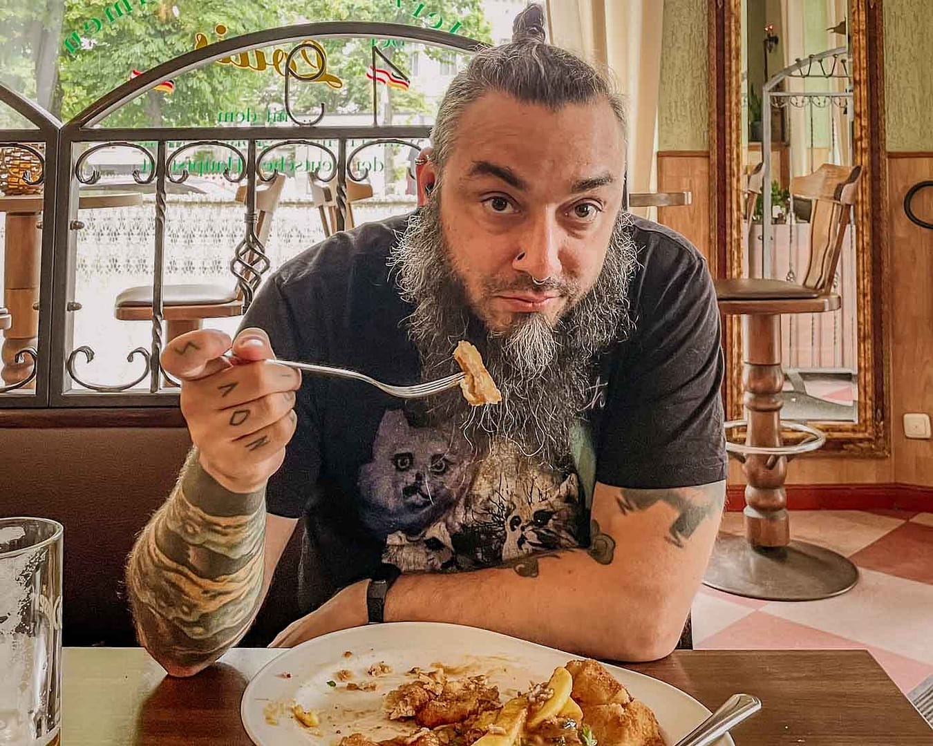 Get ready to conquer Berlin's biggest schnitzel at Louis! This legendary restaurant in historic Rixdorf serves up an epic pork schnitzel that's over a kilo. Discover the taste of tradition and challenge your appetite.