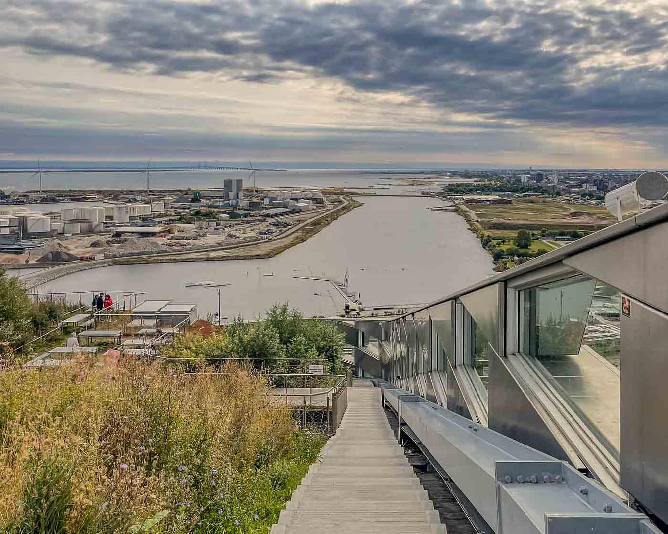 When people think about Copenhagen, images of colorful buildings, charming canals, and the iconic Little Mermaid statue come to mind. But what if I told you you could also go skiing in this vibrant city? No, you don't need to travel to the snowy mountains. Instead, head to Copenhill, an architectural marvel redefining urban recreation.
