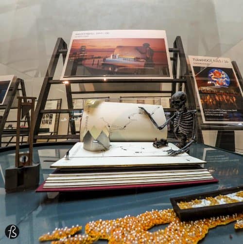 A Masked Ball by Giuseppe Verdi was the opera performed during the 1999/2000 season and it features an open book and a huge skeleton that goes into the water. We can only imagine how amazing it may have looked.