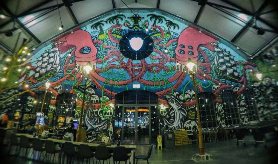 Fotostrasse goes further away from the city center in this week of the #52weeksofburgers challenge, to have some burgers at BrewDog Mariendorf. BrewDog is a Scottish craft beer brand that has venues all over the world, and since we are beer drinkers (and official burger eaters), we had to give it a try.