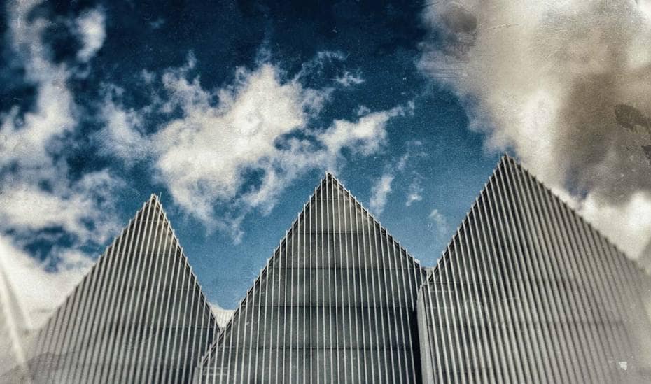 The Szczecin Philharmonic is the main reason why Szczecin appeared under my radar. The building is so magnificent and beautiful that it won numerous architectural awards when it was open to the public, back in 2014. One of these awards was the Architectural Design of the Year at Eurobuild Awards 2014.