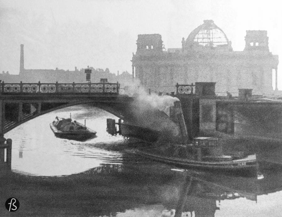 Berlin 1945, the Second World War was over in Europe but things didn’t look that good for the German capital. The Soviet Army had conquered a city reduced to rubble and under martial law. And the Red Army had Berlin just for them, the American, French and British army would only get there in a few months.