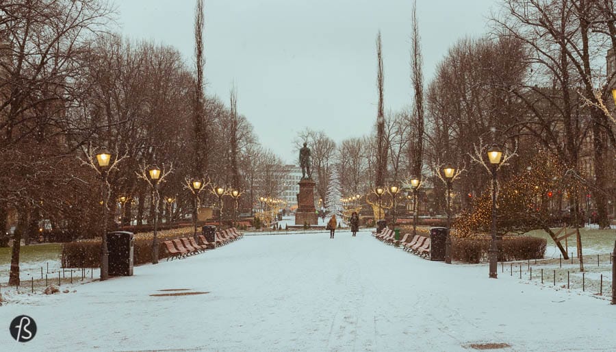 In winter, Helsinki’s atmosphere is a little bit different than the one in the summer time. Of course that it’s colder and darker during winter but it seems that Finnish people don’t care about it. Everywhere that you walk, there are people running around. Helsinki doesn’t stop just because it’s a little bit chilly. Life continues like winter is just another time of the year and, I’m not sure why I love this.