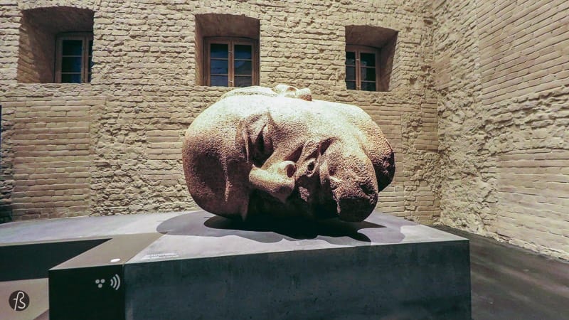 There are many reasons to visit the Spandauer Zitadelle, and one of them is the four-tonne head of Vladimir Lenin that lays there after being recovered from its burial ground somewhere in the forests that surround Berlin. The head that is on display there used to belong to a 19-metre-high statue that was taken apart after the fall of the communist regime in East-Germany. The figure used to be the center of Leninplatz, a place that is a part of history today.
