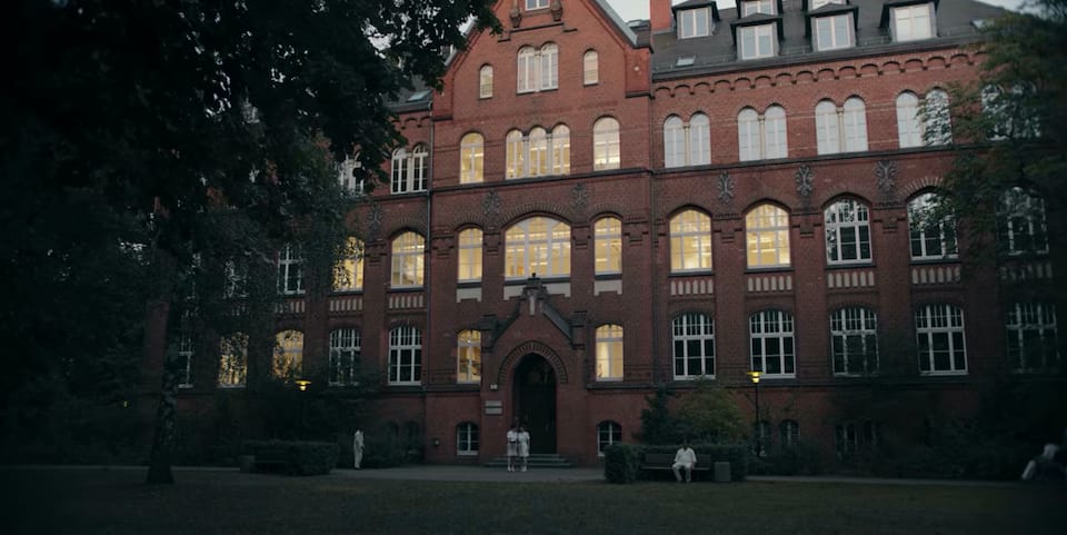 The building used in Dark is a gorgeous-looking brick building where Biotech Diagnostics is located, as you can see in the map below. I was there on a summer evening, after a long bike ride from Berlin to Potsdam. The surrounding area is quite exciting, and it looks pretty different from Potsdam. So, if you have the time, it’s worth going around and exploring the Hermannswerder. My advice is for anyone to go there by bike or car since there isn’t an easy way to get there from the central station in Potsdam.