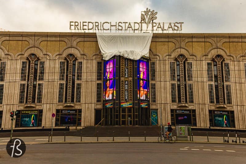 When Beth Harmon goes on to meet with Russians for the first time, she is in Mexico. In the series, this is the Aztec Palace Hotel, but, in real life, this is the Friedrichstadt-Palast in Mitte. 
