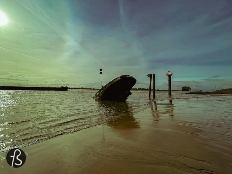 The history of the Uwe, previous to its wreck, isn't as fascinating as the Polstjernan. Uwe was built in a shipyard in Brandenburg an der Havel back in 1914. It was first called Fürstenberg, and it was put into service straight away. Its ownership changed a few times through the years, and, in 1973, it was renamed Uwe. Two years later, it crashed, and you already know the rest.