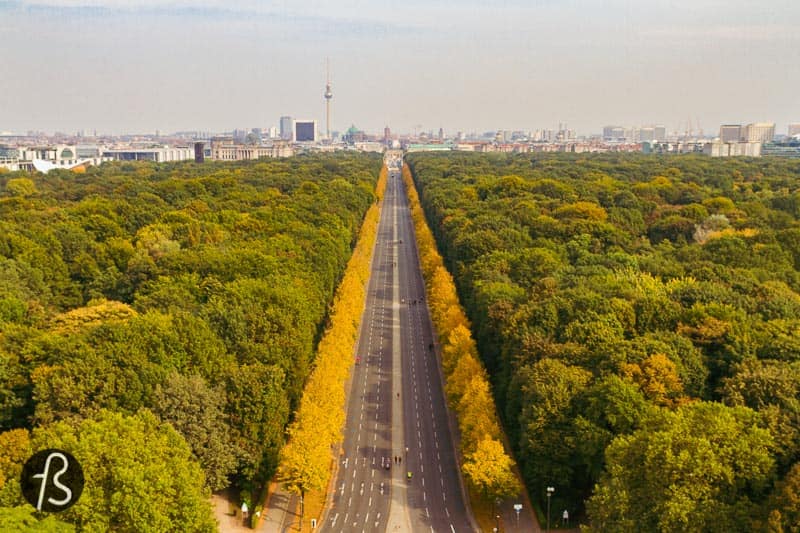 Our first time climbing all the way to the top of the Victory Column was back in the Fall of 2017, and we couldn't believe why it took us so long to get all the way there. After the first visit, we were there, at least once, each season. And at the end of 2020, we managed to finally capture the Tiergarten covered in snow from the Victory Column. We knew it was time to finally write an article about it with that in mind.
